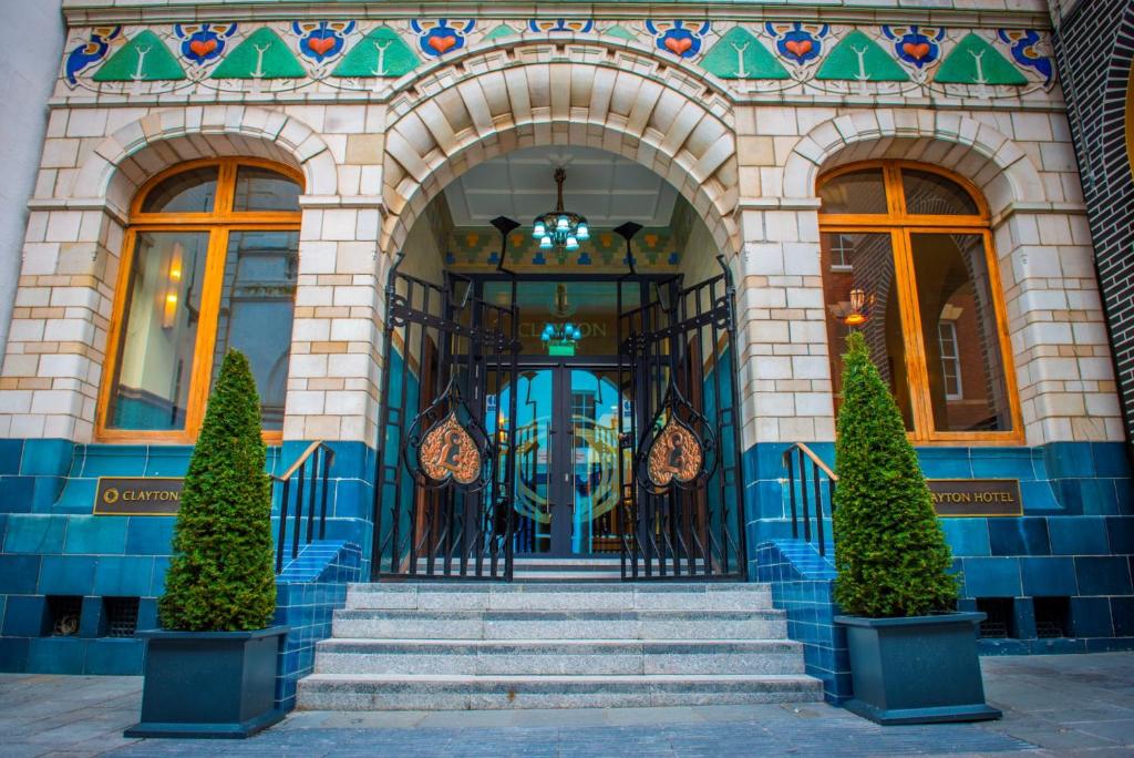 Stunning Entrance - Clayton Hotel